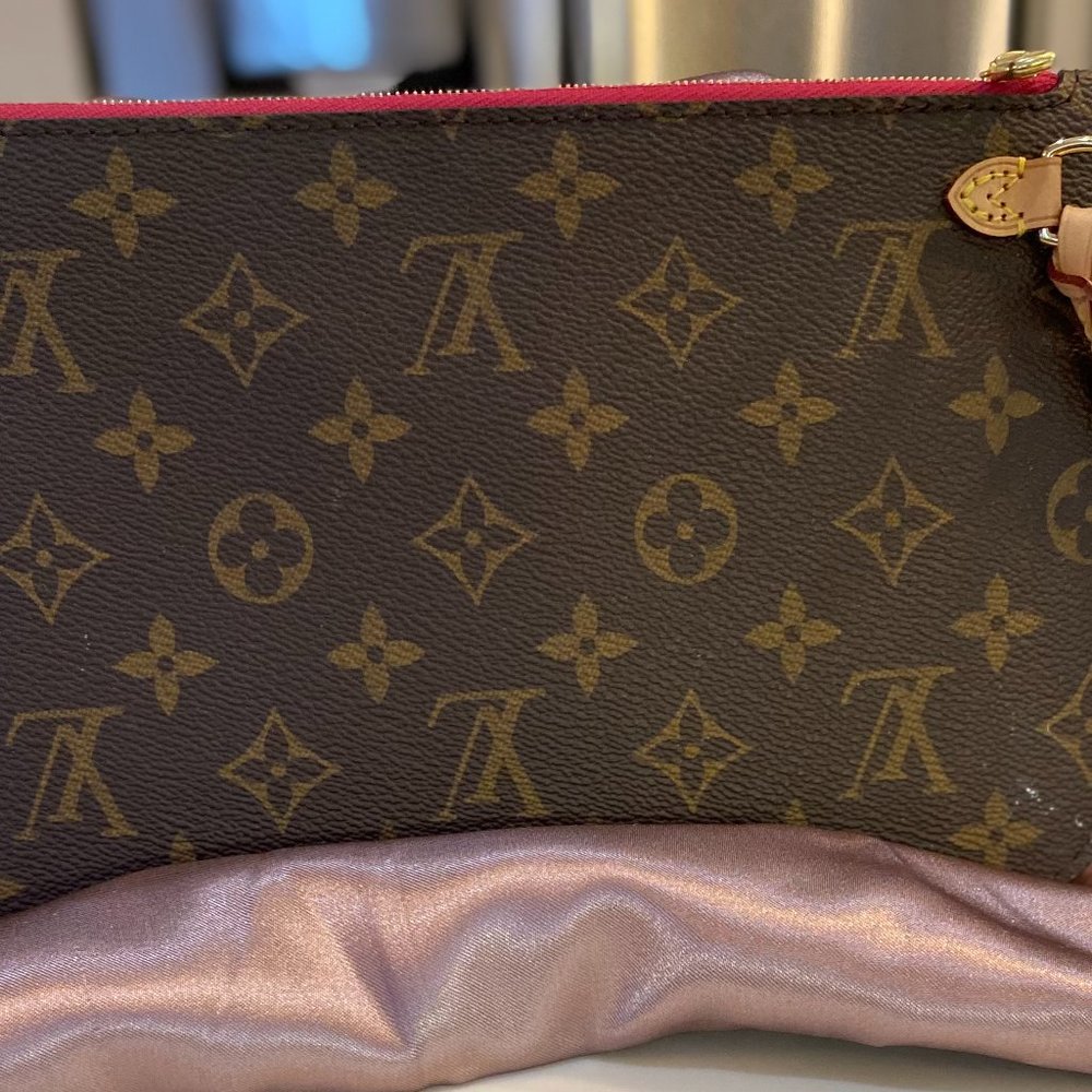 Lous Vuitton Never full large pouch